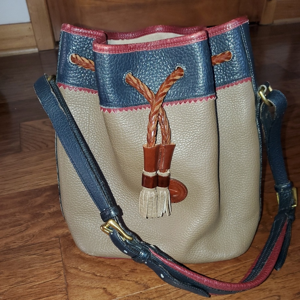 Vintage Teton Dooney & Bourke Bucket Bag
